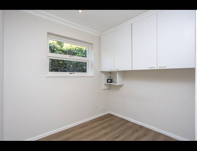 2 BEDROOM FREEHOLD TO LET IN NEWLANDS